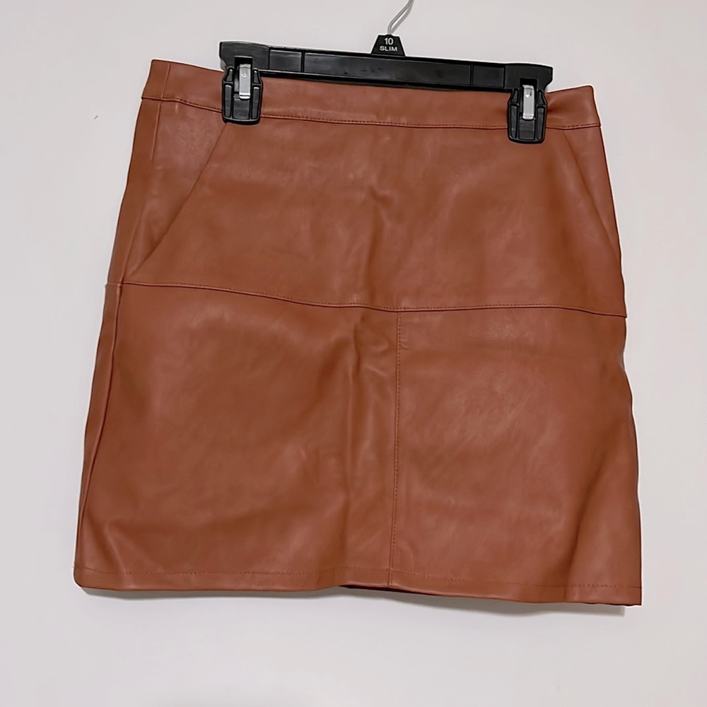 leather skirt